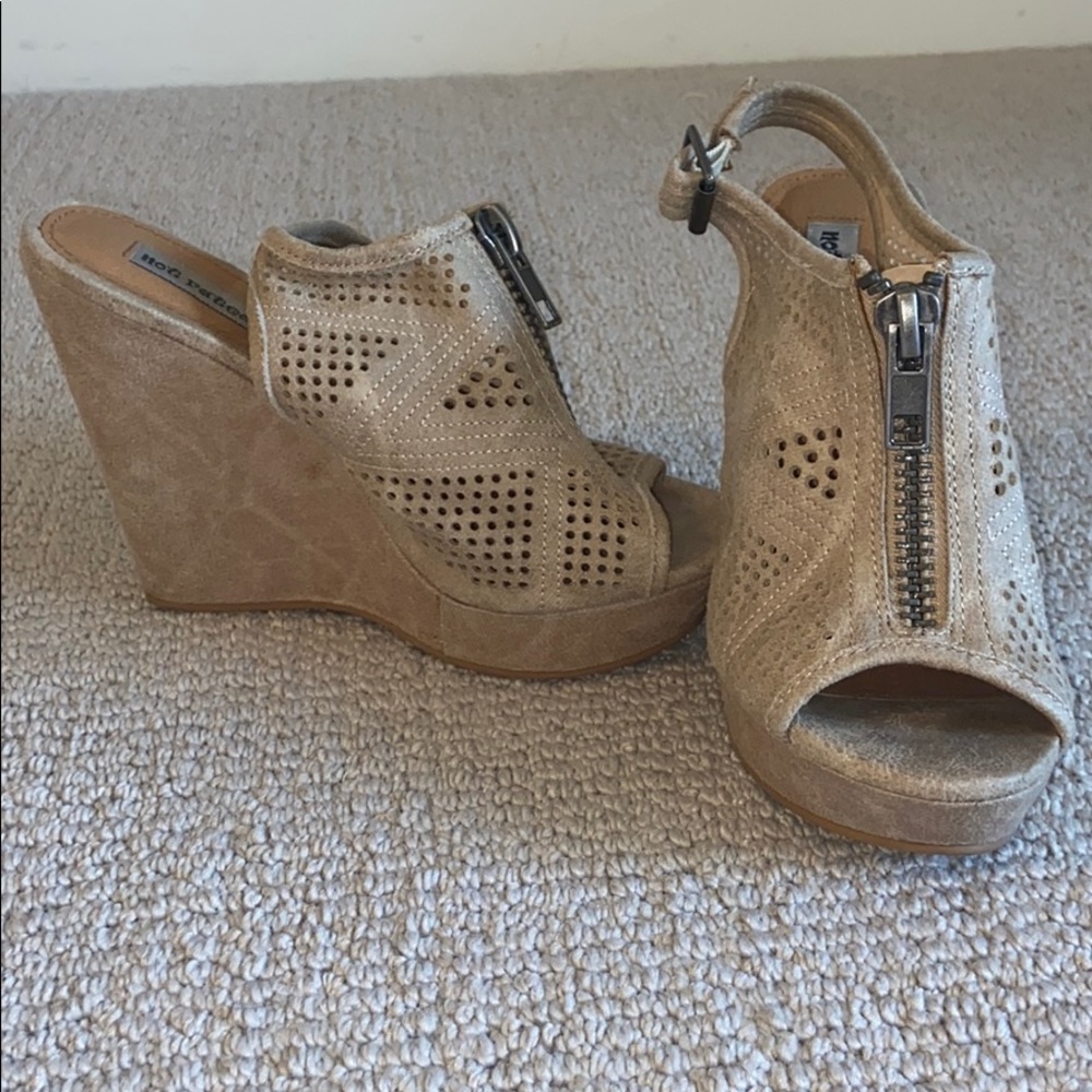 Not rated wedges